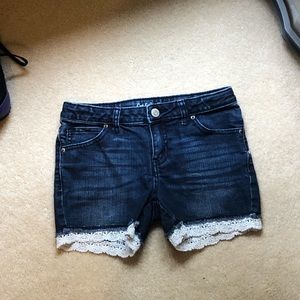 Girls Jean shorts with white embroidery
